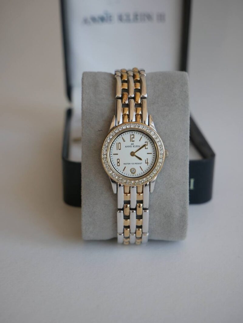 Годинник Anne Klein